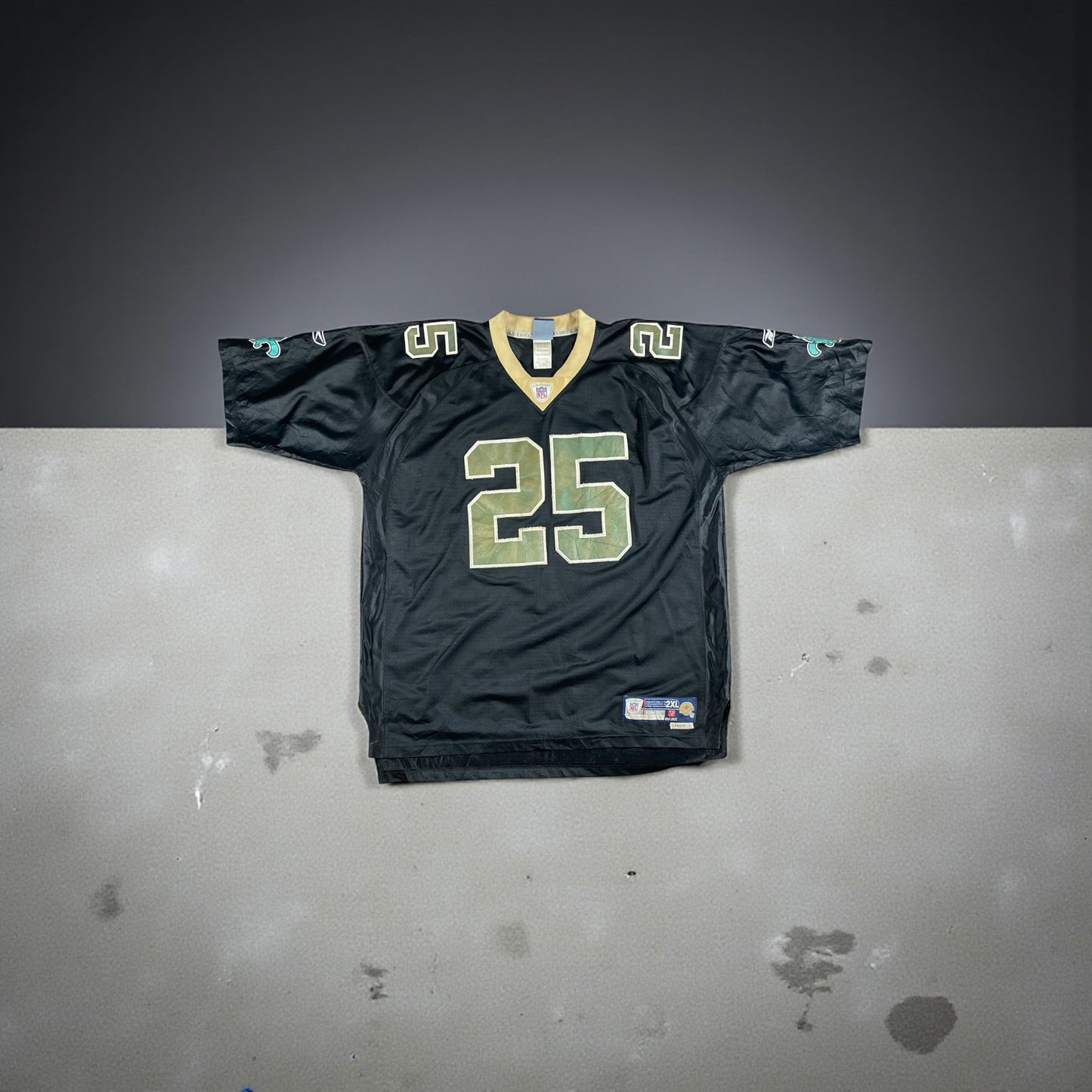 Vintage - Reggie Bush #25 New Orleans Saints Vintage Reebok NFL Jersey – Black – 2XL (+2 Length)