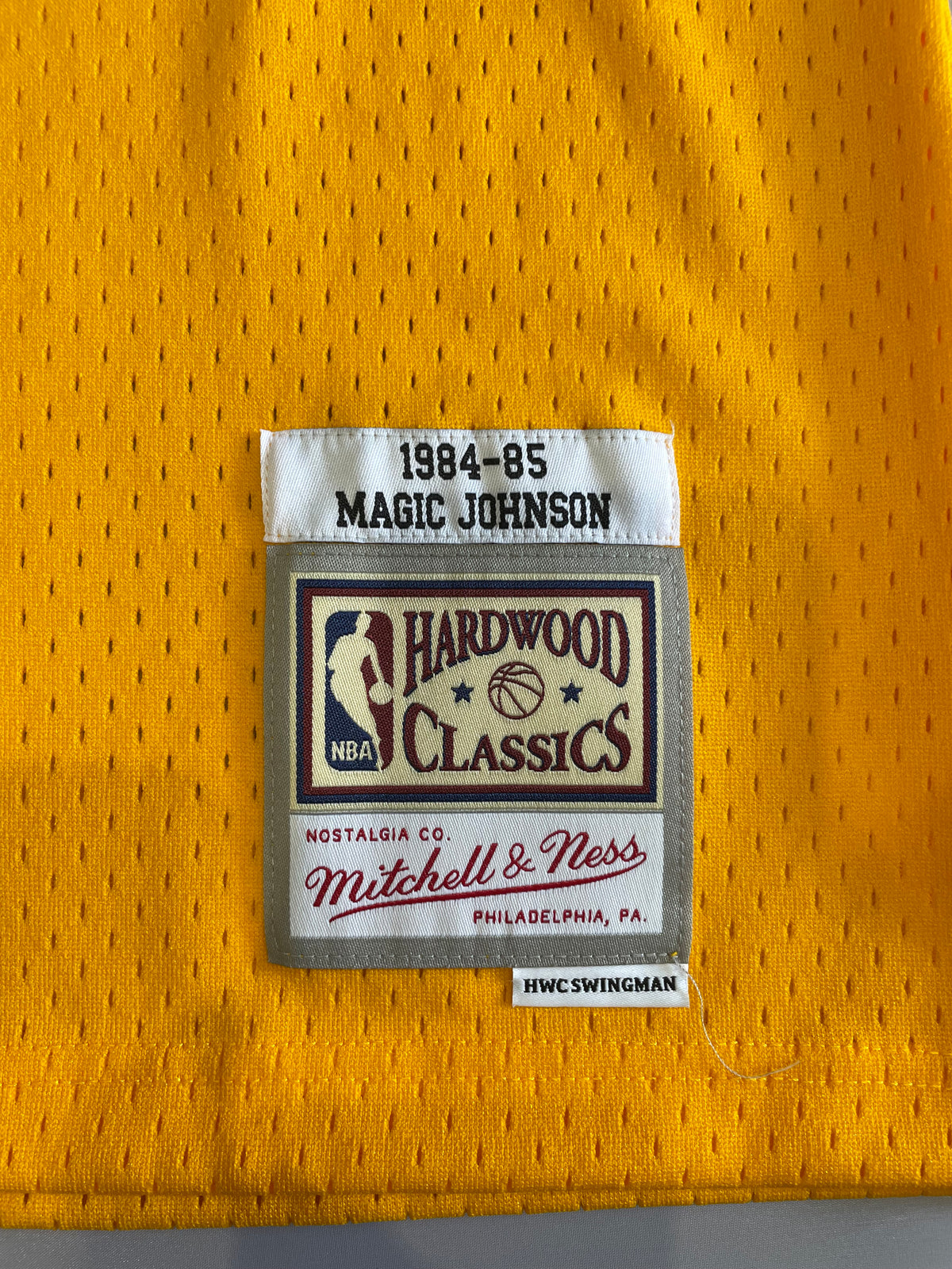 Mitchell & Ness Magic Johnson #32 LA Lakers 1984–85 Swingman Jersey – XL