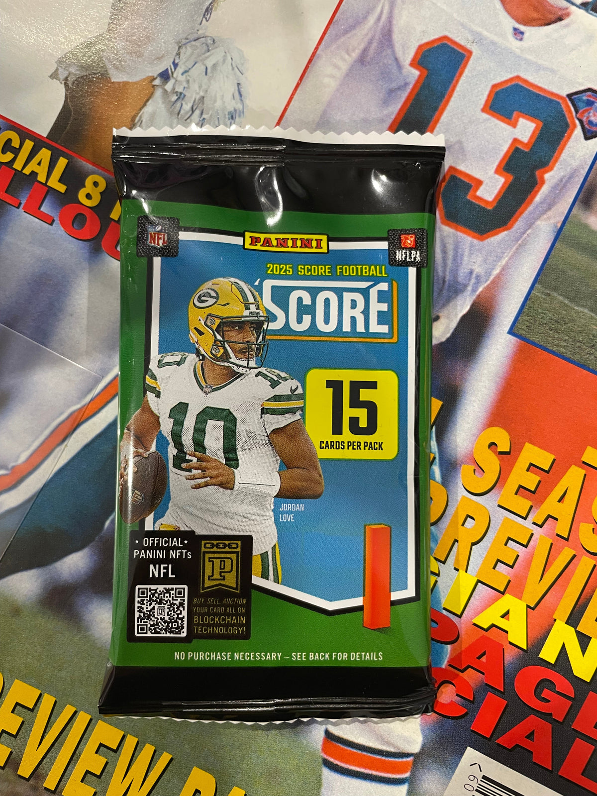 2025 Panini Score NFL Trading Card Pack – 15 Cards – Mega Box Pack