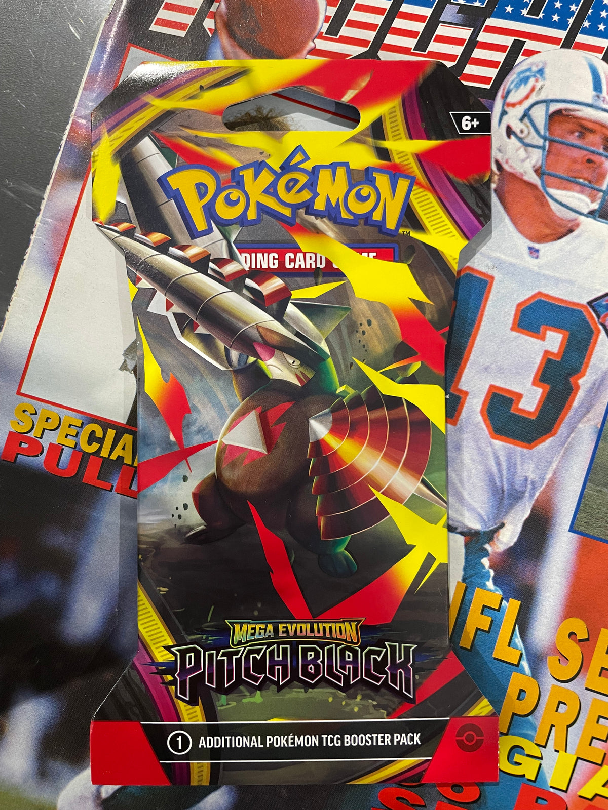 Pokémon Pitch Black Sleeved Booster Pack – English