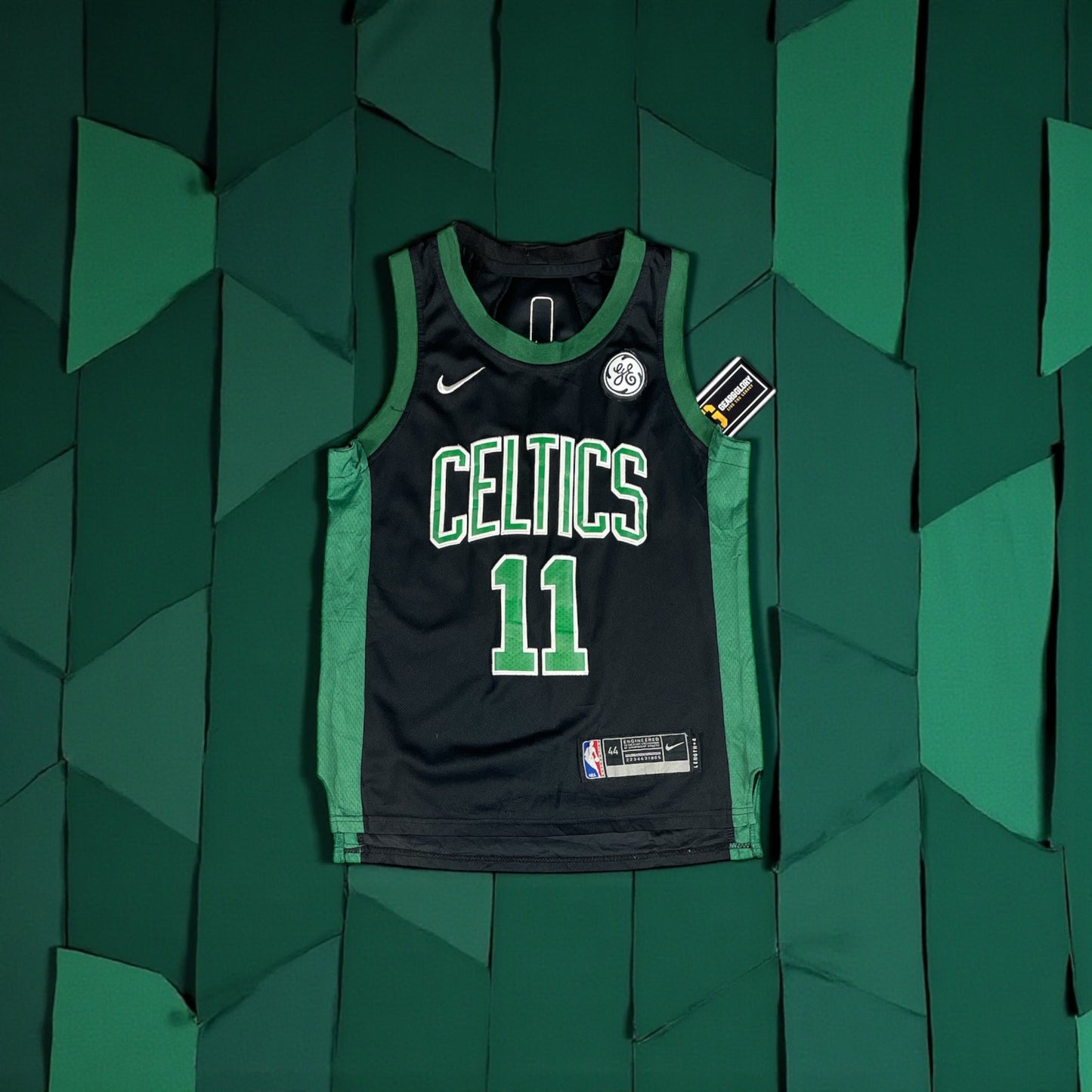 Vintage - Boston Celtics Kyrie Irving #11 Nike Jersey – Black/Green – Youth Medium
