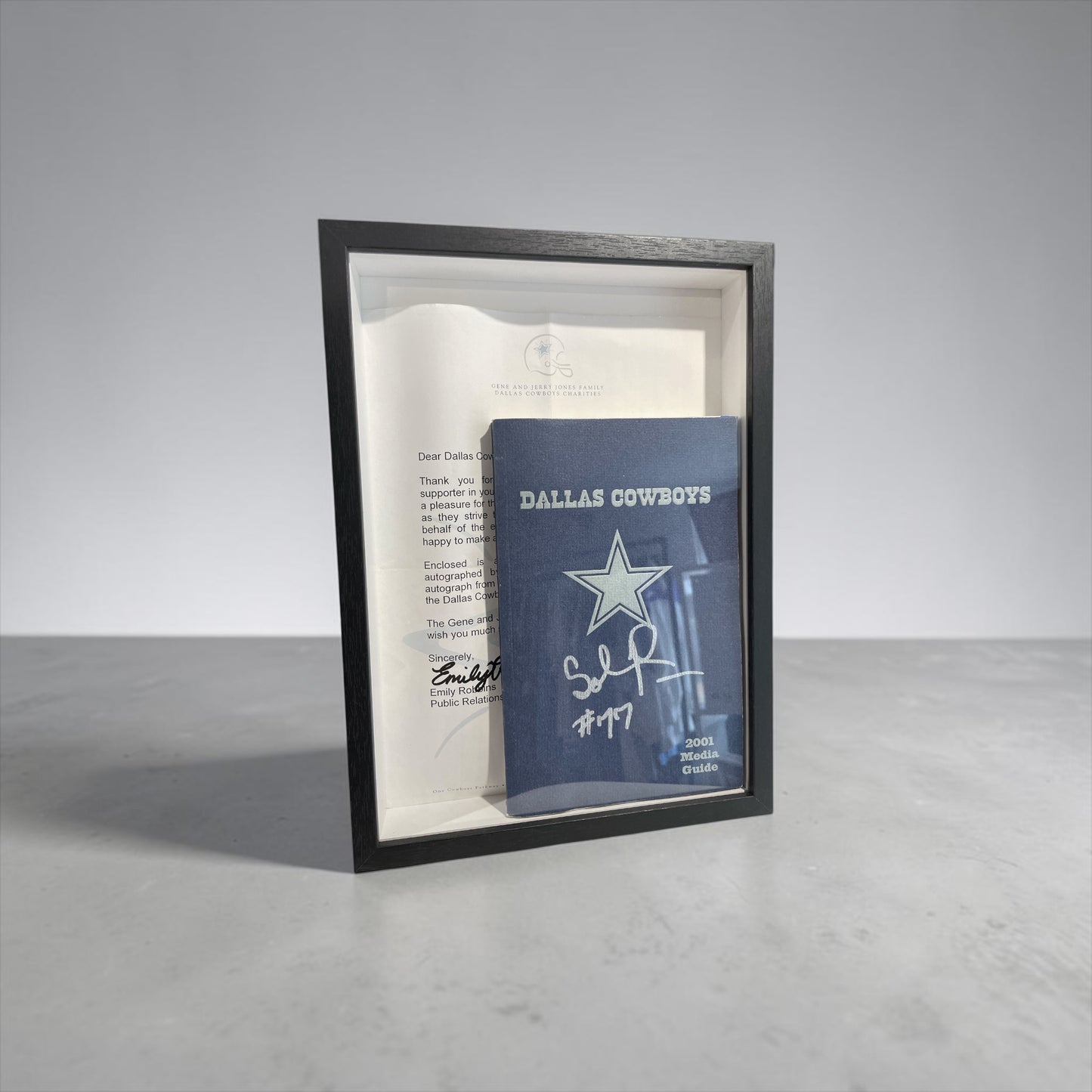 Dallas Cowboys 2001 Signed Media Guide – Solomon Page #77 Framed Memorabilia