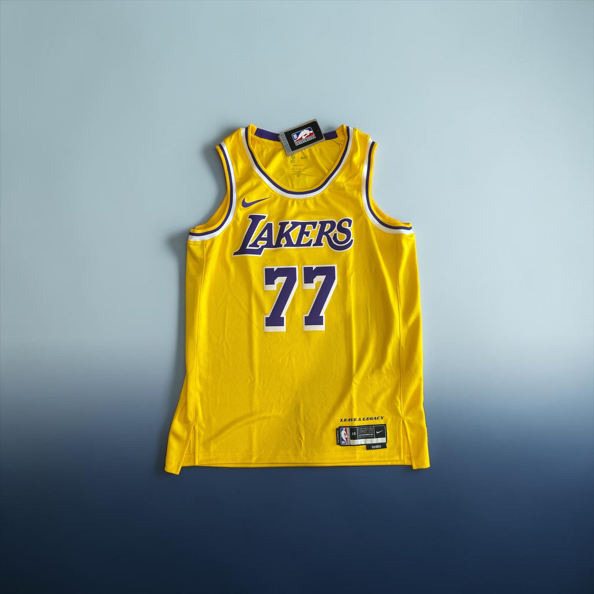 Nike Luka Dončić #77 LA Lakers Icon Edition NBA Swingman Jersey – Large